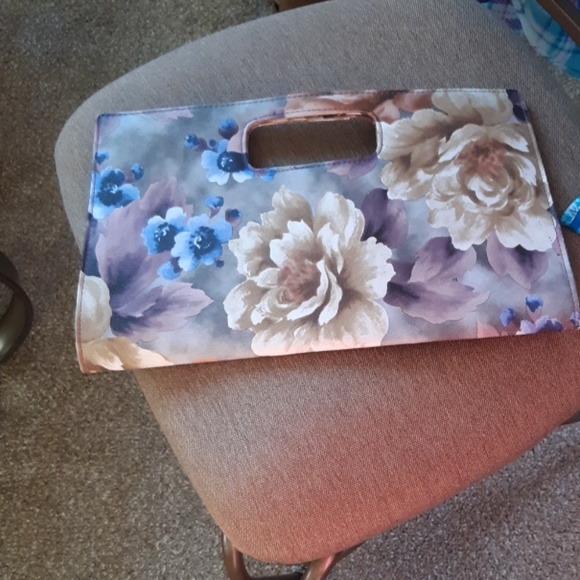 Purse - Picture 3 of 3